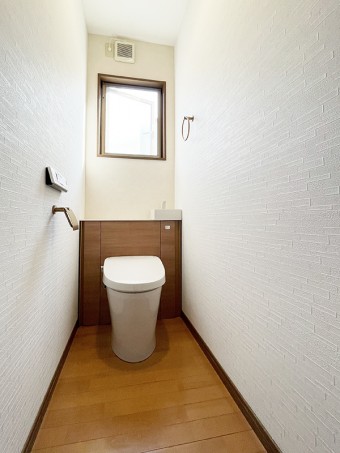 リフォレなら一日!ガラリと変わるトイレ空間 世田谷区T様邸 リフォレなら一日!ガラリと変わるトイレ空間 世田谷区T様邸